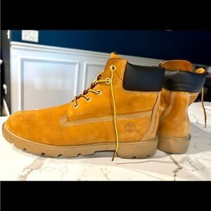 Boys size 7 Timberland waterproof boots